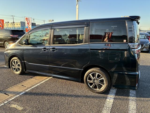 ヴォクシー ZS 3列シート レーンアシスト フルセグ CD/DVD Bluetooth バックカメラ アイドリングストップ スマートキー プッシュスタート ETC クルーズコントロール 電動格納ミラー トートライト(12枚目)