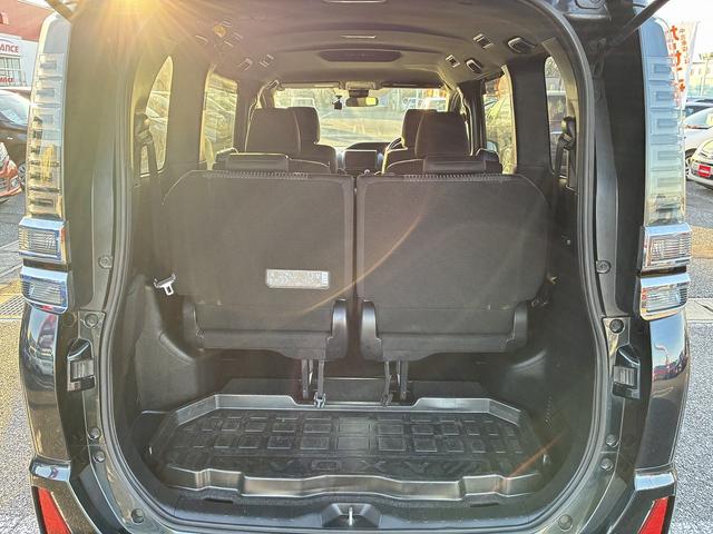 ヴォクシー ZS 3列シート レーンアシスト フルセグ CD/DVD Bluetooth バックカメラ アイドリングストップ スマートキー プッシュスタート ETC クルーズコントロール 電動格納ミラー トートライト(18枚目)