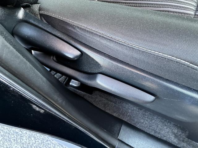 ヴォクシー ZS 3列シート レーンアシスト フルセグ CD/DVD Bluetooth バックカメラ アイドリングストップ スマートキー プッシュスタート ETC クルーズコントロール 電動格納ミラー トートライト(24枚目)