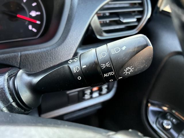 ヴォクシー ZS 3列シート レーンアシスト フルセグ CD/DVD Bluetooth バックカメラ アイドリングストップ スマートキー プッシュスタート ETC クルーズコントロール 電動格納ミラー トートライト(38枚目)