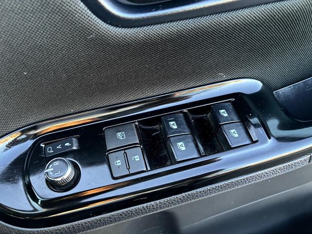 ヴォクシー ZS 3列シート レーンアシスト フルセグ CD/DVD Bluetooth バックカメラ アイドリングストップ スマートキー プッシュスタート ETC クルーズコントロール 電動格納ミラー トートライト(46枚目)