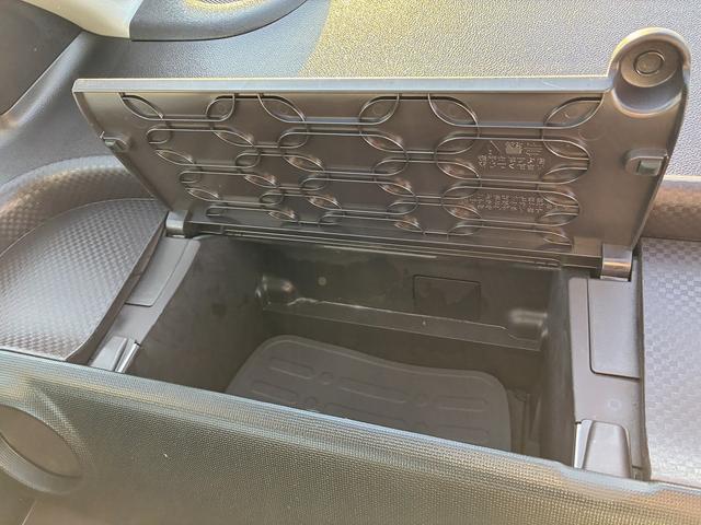 スペイド X Wエアバック フロアマット フルセグ CD Bluetooth バックカメラ アイドリングストップ キーレス ドライブレコーダー 電動格納ミラー 左側スライドドア パワーステアリング パワーウィンドウ(27枚目)