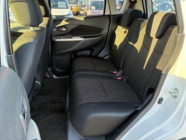 デイズ ハイウェイスター　Ｇターボ　Ｗエアバック　バックカメラ　サイドカメラ　フロントカメラ　スマートキー　プッシュスタート　ＥＴＣ　電動格納ミラー　オートライト　純正アルミホイール１５インチ　フロアマット　ＨＩＤ　衝突安全ボディ（15枚目）