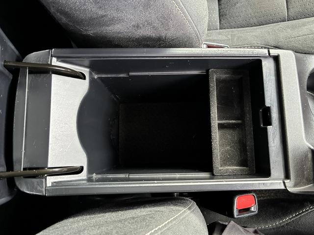 ＣＴ ＣＴ２００ｈ　バージョンＣ　エアバック　純正ナビ　フルセグＴＶ　ＣＤ　Ｂｌｕｅｔｏｏｔｈ　ＵＳＢ　バックカメラ　キーレス　ＥＴＣ　シートヒーター　ドラレコ前後　電格ミラー　ＬＥＤ　オートライト　パワーシート　純正アルミホイール（29枚目）