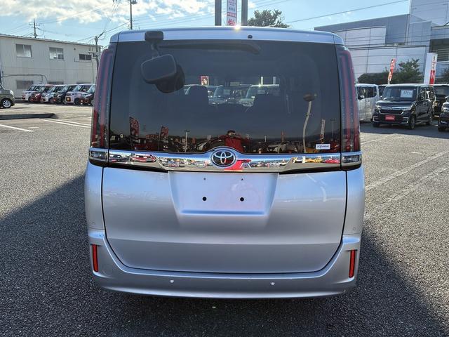 ノア Ｘ　Ｗエアバック　衝突軽減　レーンアシスト　ＣＤ　アイドリングストップ　クルーズコントロール　Ｗエアコン　電動格納ミラー　片側電動スライドドア　ＬＥＤ　オートライト　オートハイビーム　ベンチシート　ＡＵＸ（10枚目）