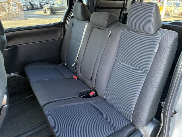 ノア Ｘ　Ｗエアバック　衝突軽減　レーンアシスト　ＣＤ　アイドリングストップ　クルーズコントロール　Ｗエアコン　電動格納ミラー　片側電動スライドドア　ＬＥＤ　オートライト　オートハイビーム　ベンチシート　ＡＵＸ（16枚目）