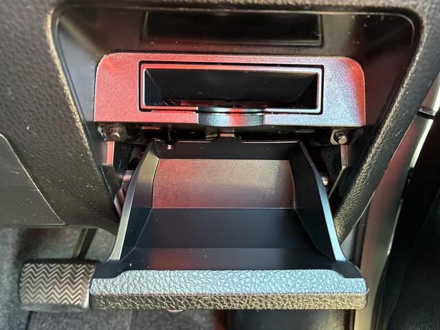 ノア Ｘ　Ｗエアバック　衝突軽減　レーンアシスト　ＣＤ　アイドリングストップ　クルーズコントロール　Ｗエアコン　電動格納ミラー　片側電動スライドドア　ＬＥＤ　オートライト　オートハイビーム　ベンチシート　ＡＵＸ（36枚目）