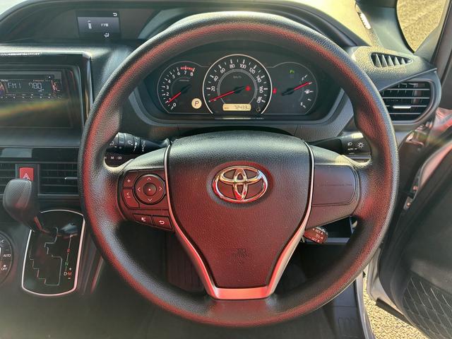 ノア Ｘ　Ｗエアバック　衝突軽減　レーンアシスト　ＣＤ　アイドリングストップ　クルーズコントロール　Ｗエアコン　電動格納ミラー　片側電動スライドドア　ＬＥＤ　オートライト　オートハイビーム　ベンチシート　ＡＵＸ（38枚目）