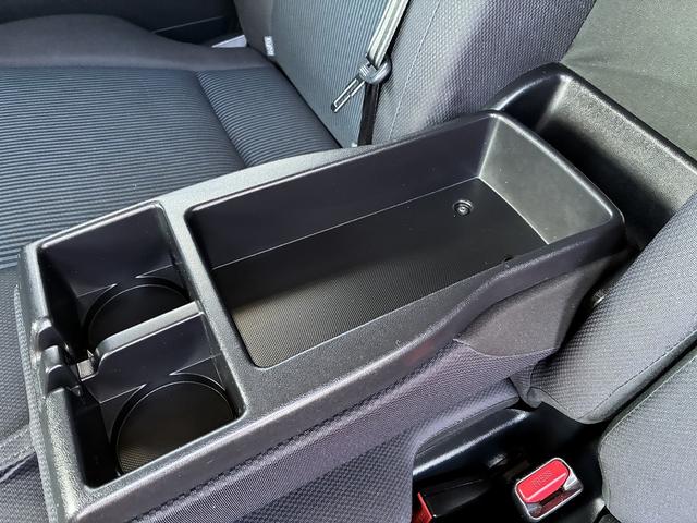 ノア Ｘ　Ｗエアバック　衝突軽減　レーンアシスト　ＣＤ　アイドリングストップ　クルーズコントロール　Ｗエアコン　電動格納ミラー　片側電動スライドドア　ＬＥＤ　オートライト　オートハイビーム　ベンチシート　ＡＵＸ（57枚目）