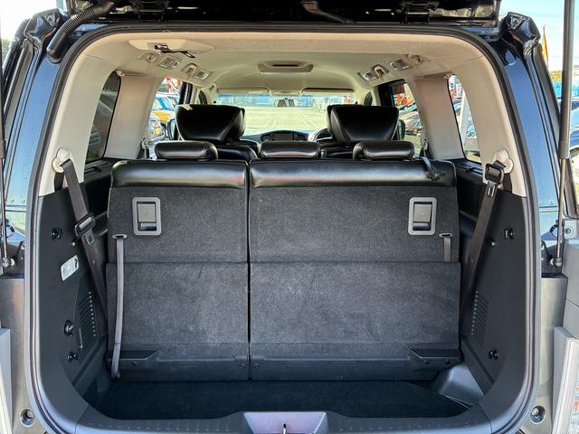 エルグランド ２５０ハイウェイスターＳ　Ｗエアバック　カーテンエアバック　フロアマット　純正ナビ　ＣＤ／ＤＶＤ　キーレス　スマートキー　Ｐスタート　ＥＴＣ　後席モニター　電格ミラー　両側電動スライドドア　ＨＩＤ　オートライト　ウォークスルー（17枚目）