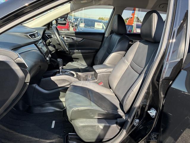 エクストレイル ２０Ｘ　エマージェンシーブレーキパッケージ　クルーズコントロール　アイドリングストップ　ＡＡＣ　ステアリングスイッチ　ＬＥＤヘッドライト　フォグライト　サイドバイザー　ドライブレコーダー　オートライト　シートヒーター　衝突軽減　寒冷地仕様（14枚目）