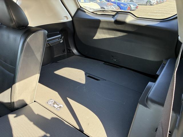 エクストレイル ２０Ｘ　エマージェンシーブレーキパッケージ　クルーズコントロール　アイドリングストップ　ＡＡＣ　ステアリングスイッチ　ＬＥＤヘッドライト　フォグライト　サイドバイザー　ドライブレコーダー　オートライト　シートヒーター　衝突軽減　寒冷地仕様（16枚目）