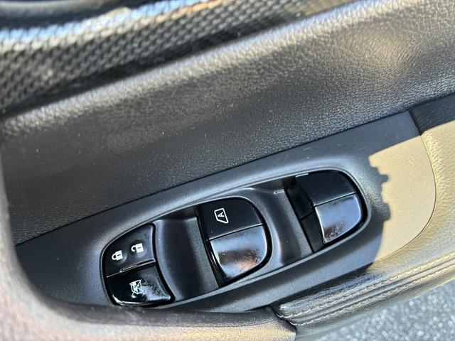 エクストレイル ２０Ｘ　エマージェンシーブレーキパッケージ　クルーズコントロール　アイドリングストップ　ＡＡＣ　ステアリングスイッチ　ＬＥＤヘッドライト　フォグライト　サイドバイザー　ドライブレコーダー　オートライト　シートヒーター　衝突軽減　寒冷地仕様（49枚目）