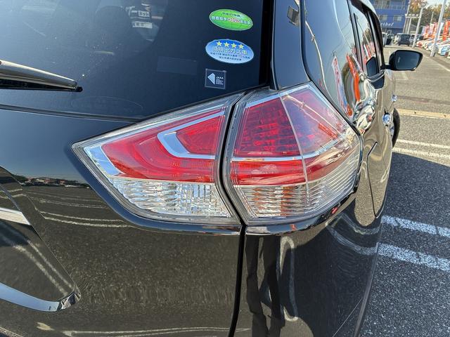 エクストレイル ２０Ｘ　エマージェンシーブレーキパッケージ　クルーズコントロール　アイドリングストップ　ＡＡＣ　ステアリングスイッチ　ＬＥＤヘッドライト　フォグライト　サイドバイザー　ドライブレコーダー　オートライト　シートヒーター　衝突軽減　寒冷地仕様（53枚目）