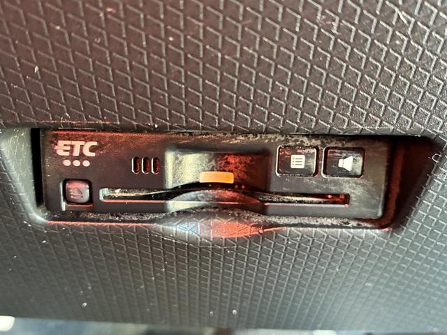 タント カスタムＲＳ　クルーズコントロール　ＬＥＤヘッドライト　オートライト　オートハイビーム　両側パワースライドドア　シートヒーター　ＥＴＣ　スマートアシスト　社外ワイドナビ　バックカメラ　テレビ　衝突軽減システム（29枚目）