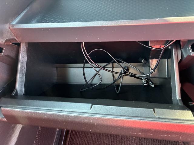 タント カスタムＲＳ　クルーズコントロール　ＬＥＤヘッドライト　オートライト　オートハイビーム　両側パワースライドドア　シートヒーター　ＥＴＣ　スマートアシスト　社外ワイドナビ　バックカメラ　テレビ　衝突軽減システム（40枚目）