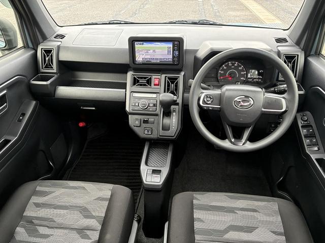 タフト Ｘターボ　衝突軽減　純正ナビ　フルセグＴＶ　ＣＤ／ＤＶＤ　Ｂｌｕｅｔｏｏｔｈ　バックカメラ　アイドリングストップ　電動格納ミラー　ＬＥＤライト　オートライト　カーテンエアバック　フロアマット　ワンオーナー（3枚目）