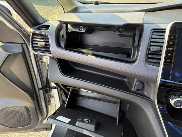 セレナ ハイウェイスターV 衝突軽減 純正ナビ フルセグTV CD/DVD Bluetooth クルーズコントロール ETC 後席モニター ドライブレコーダー 電動格納ミラー 両側電動スライドドア LEDライト オートライト(29枚目)