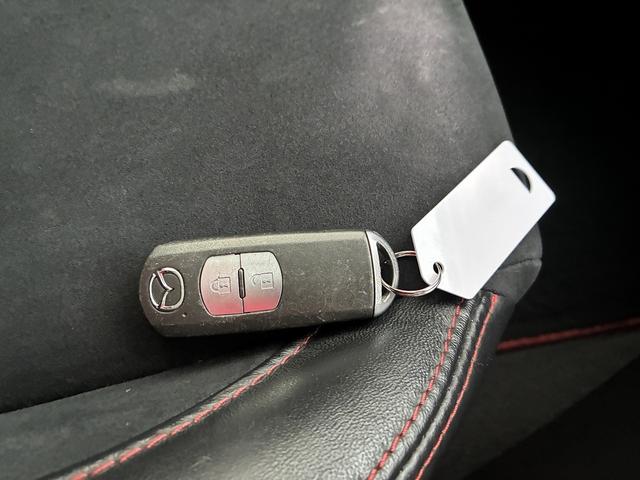 アクセラスポーツ XD 純正アルミホイール サンルーフ パワーシート オートライト HID CD DVD ETC プッシュスタート バックカメラ シートヒーター クルーズコントロール レーンアシスト ブラインドスポットモニタ(40枚目)