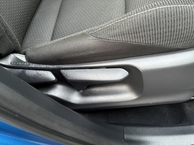 C-HR レーンアシスト 純正ナビ フルセグ CD DVD ETC LED コーナーセンサー バックカメラ クルーズコントロールアダプティブ オートライト オートハイビーム 純正アルミホイール プッシュスタート(23枚目)