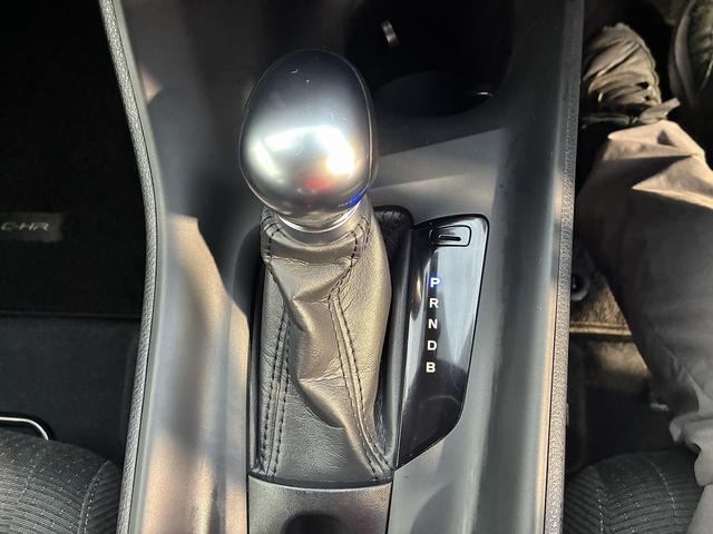 C-HR レーンアシスト 純正ナビ フルセグ CD DVD ETC LED コーナーセンサー バックカメラ クルーズコントロールアダプティブ オートライト オートハイビーム 純正アルミホイール プッシュスタート(29枚目)