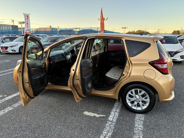 ノート e-パワー メダリスト 衝突軽減 純正ナビ フルセグTV CD/DVD Bluetooth バックカメラ キーレス スマートキー プッシュスタート ETC 電動格納ミラー オートライト LEDライト 純正アルミホイール(13枚目)