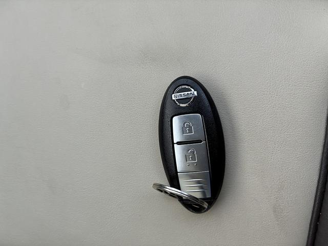 ノート e-パワー メダリスト 衝突軽減 純正ナビ フルセグTV CD/DVD Bluetooth バックカメラ キーレス スマートキー プッシュスタート ETC 電動格納ミラー オートライト LEDライト 純正アルミホイール(46枚目)