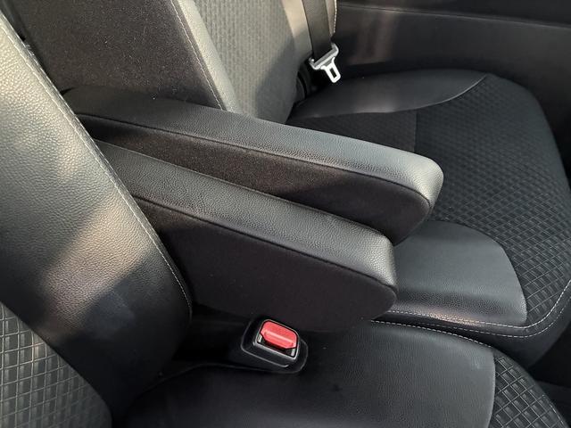 シフォン カスタムRS スマートアシスト W/サイド/カーテンエアバック 衝突軽減 CD バックカメラ サイドカメラ フロントカメラ アイドリングストップ クルーズコントロール シート 電動格納ミラー 両側パワースライドドア オートライト(23枚目)