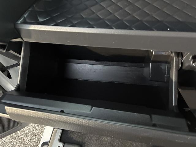 シフォン カスタムRS スマートアシスト W/サイド/カーテンエアバック 衝突軽減 CD バックカメラ サイドカメラ フロントカメラ アイドリングストップ クルーズコントロール シート 電動格納ミラー 両側パワースライドドア オートライト(29枚目)