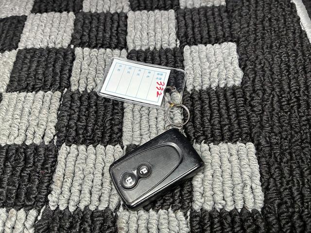 コペン ローブ 純正ナビ フルセグTV DVD Bluetooth バックカメラ シートヒーター LEDライト フォグライト 純正アルミホイール キーレス スマートキー フロアマット Wエアバック プッシュスタート(33枚目)