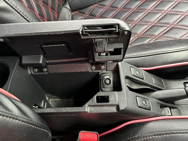 コペン ローブ 純正ナビ フルセグTV DVD Bluetooth バックカメラ シートヒーター LEDライト フォグライト 純正アルミホイール キーレス スマートキー フロアマット Wエアバック プッシュスタート(34枚目)