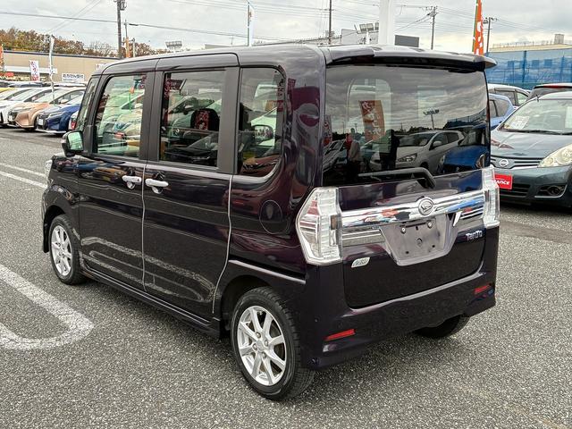 タント カスタムＸ　トップエディションＳＡ　衝突軽減　純正ナビ　フルセグＴＶ　ＣＤ／ＤＶＤ　キーレス　スマートキー　プッシュスタート　ＥＴＣ　電動格納ミラー　片側電動スライドドア　フォグライト　オートライト　純正アルミホイール　フロアマット（11枚目）