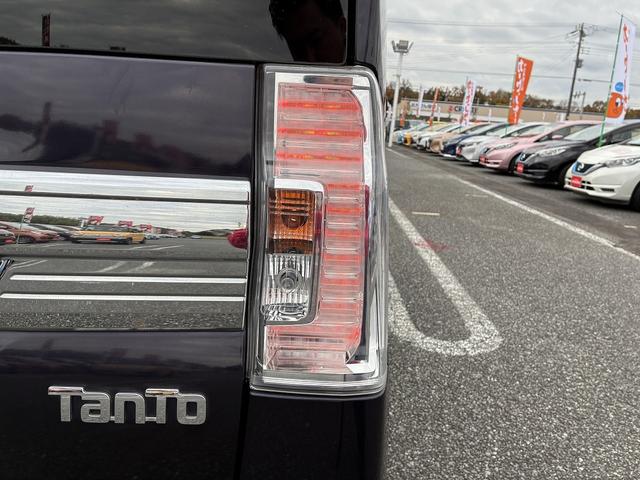 タント カスタムＸ　トップエディションＳＡ　衝突軽減　純正ナビ　フルセグＴＶ　ＣＤ／ＤＶＤ　キーレス　スマートキー　プッシュスタート　ＥＴＣ　電動格納ミラー　片側電動スライドドア　フォグライト　オートライト　純正アルミホイール　フロアマット（53枚目）