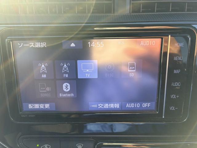 アクア Ｓスタイルブラック　純正ナビ　フルセグＴＶ　ＣＤ　ＤＶＤ　Ｂｌｕｅｔｏｏｔｈ　ＥＴＣ　スマートキー　ＬＥＤライト　オートハイビーム　ステアリングリモコン（4枚目）