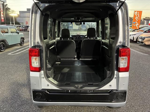 ハイゼットキャディー D SAIII 衝突軽減 CD アイドリングストップ キーレス オートハイビーム 前席パワーウィンドウ エアコン 助手席エアバック 運転席エアバック 2人乗り スマートアシスト3 シルバー(16枚目)