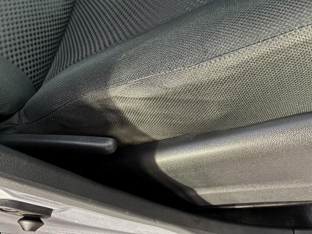 ハイゼットキャディー D SAIII 衝突軽減 CD アイドリングストップ キーレス オートハイビーム 前席パワーウィンドウ エアコン 助手席エアバック 運転席エアバック 2人乗り スマートアシスト3 シルバー(20枚目)