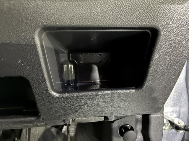 ハイゼットキャディー D SAIII 衝突軽減 CD アイドリングストップ キーレス オートハイビーム 前席パワーウィンドウ エアコン 助手席エアバック 運転席エアバック 2人乗り スマートアシスト3 シルバー(29枚目)