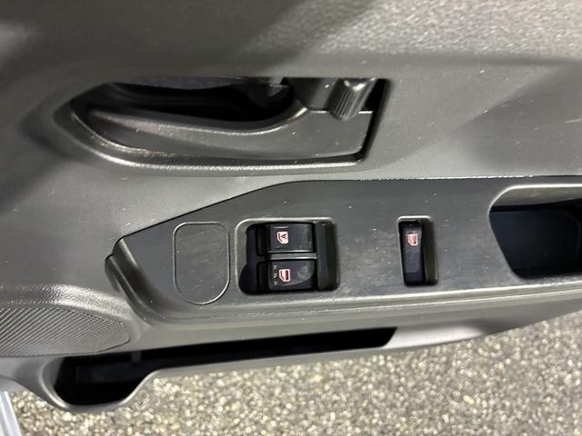 ハイゼットキャディー D SAIII 衝突軽減 CD アイドリングストップ キーレス オートハイビーム 前席パワーウィンドウ エアコン 助手席エアバック 運転席エアバック 2人乗り スマートアシスト3 シルバー(36枚目)