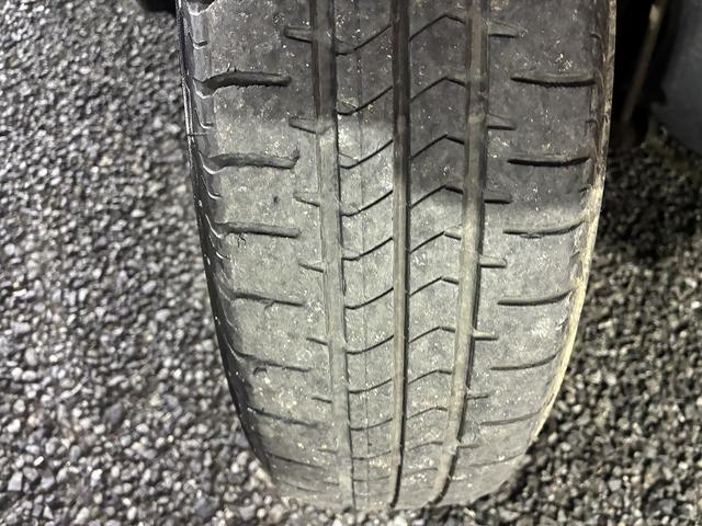 ハイゼットキャディー D SAIII 衝突軽減 CD アイドリングストップ キーレス オートハイビーム 前席パワーウィンドウ エアコン 助手席エアバック 運転席エアバック 2人乗り スマートアシスト3 シルバー(57枚目)