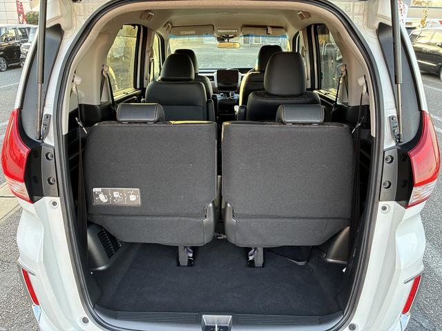 フリードハイブリッド ハイブリッド・クロスターホンダセンシング SDナビゲーションシステム フルセグテレビ BLUETOOTH バックカメラ スマートキー プッシュスタート ETC クルーズコントロール 前席シートヒーター 両側電動スライドドア LEDヘッドライト(17枚目)