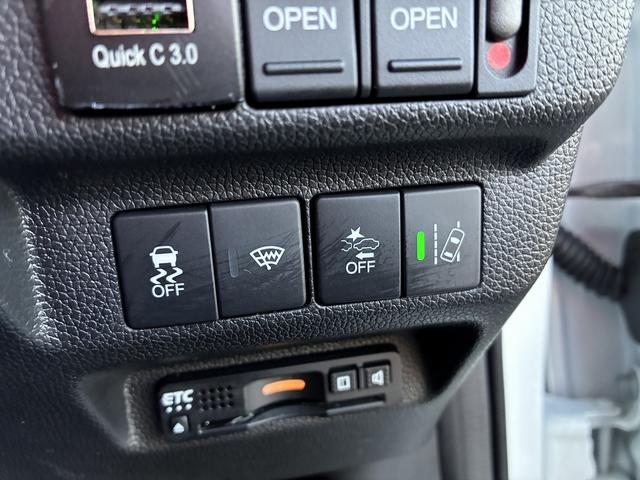 フリードハイブリッド ハイブリッド・クロスターホンダセンシング SDナビゲーションシステム フルセグテレビ BLUETOOTH バックカメラ スマートキー プッシュスタート ETC クルーズコントロール 前席シートヒーター 両側電動スライドドア LEDヘッドライト(46枚目)