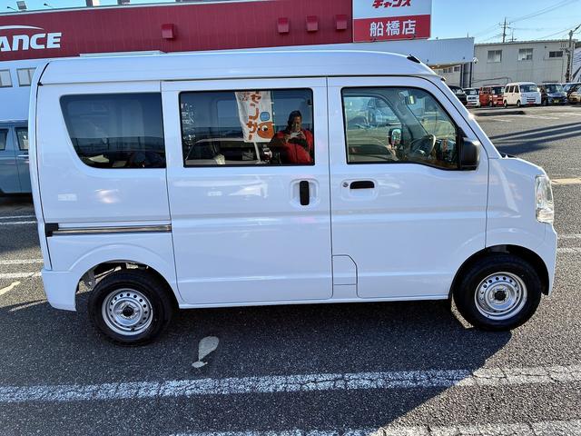 エブリイ PAリミテッド ラジオデッキ 前席パワーウィンドウ エアコン キーレスエントリーキーシステム コーナーセンサー レーダーブレーキサポート アイドリングストップ 助手席側エアーバック USB 運転席エアーバック(8枚目)