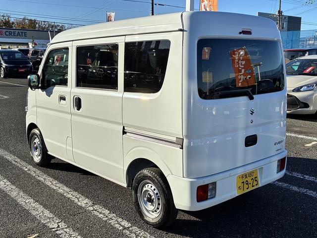 エブリイ PAリミテッド ラジオデッキ 前席パワーウィンドウ エアコン キーレスエントリーキーシステム コーナーセンサー レーダーブレーキサポート アイドリングストップ 助手席側エアーバック USB 運転席エアーバック(11枚目)