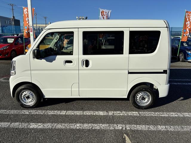 エブリイ PAリミテッド ラジオデッキ 前席パワーウィンドウ エアコン キーレスエントリーキーシステム コーナーセンサー レーダーブレーキサポート アイドリングストップ 助手席側エアーバック USB 運転席エアーバック(12枚目)