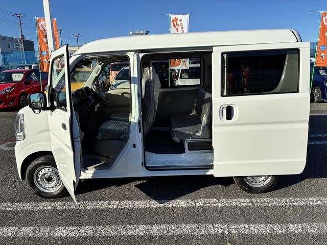 エブリイ PAリミテッド ラジオデッキ 前席パワーウィンドウ エアコン キーレスエントリーキーシステム コーナーセンサー レーダーブレーキサポート アイドリングストップ 助手席側エアーバック USB 運転席エアーバック(13枚目)