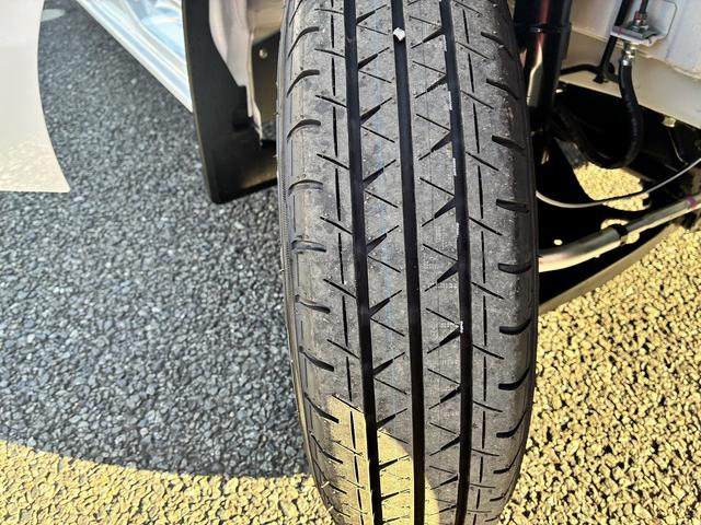 エブリイ PAリミテッド ラジオデッキ 前席パワーウィンドウ エアコン キーレスエントリーキーシステム コーナーセンサー レーダーブレーキサポート アイドリングストップ 助手席側エアーバック USB 運転席エアーバック(56枚目)