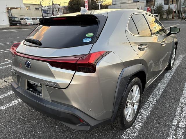 UX UX250h バージョンC 純正ナビ 衝突軽減 レーンキープアシスト フルセグTV CD DVD Bluetooth接続 バックカメラ ETC クルーズコントロール シートヒーター LED パワーシート ハンドルヒーター(10枚目)