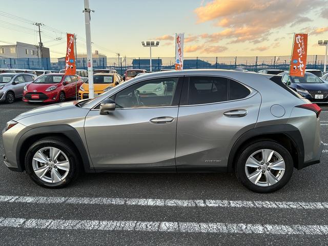 UX UX250h バージョンC 純正ナビ 衝突軽減 レーンキープアシスト フルセグTV CD DVD Bluetooth接続 バックカメラ ETC クルーズコントロール シートヒーター LED パワーシート ハンドルヒーター(13枚目)