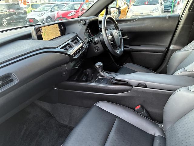 UX UX250h バージョンC 純正ナビ 衝突軽減 レーンキープアシスト フルセグTV CD DVD Bluetooth接続 バックカメラ ETC クルーズコントロール シートヒーター LED パワーシート ハンドルヒーター(16枚目)