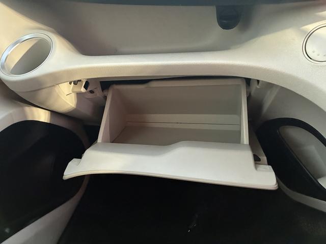 シエンタ ハイブリッドG 純正ナビ バックカメラ ETC Bluetoothオーディオ オートエアコン オートライト 衝突軽減ブレーキ フルセグテレビ オートハイビーム 両側電動スライドドア 後席モニター 電動格納ミラー(43枚目)